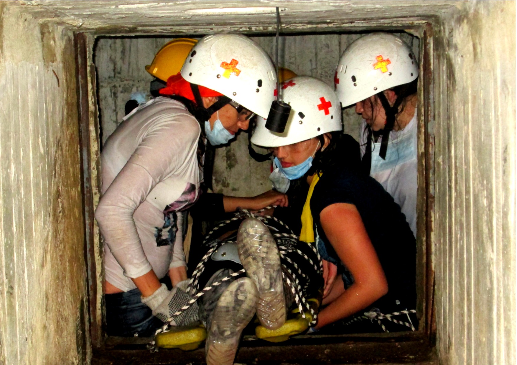 Búsqueda y Rescate en Espacios Confinados